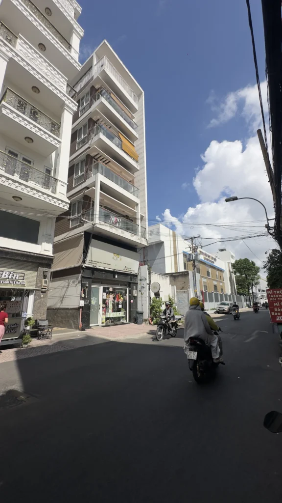 Bán nhà 41 Bùi Văn Thêm, P.9, Phú Nhuận - hình 2