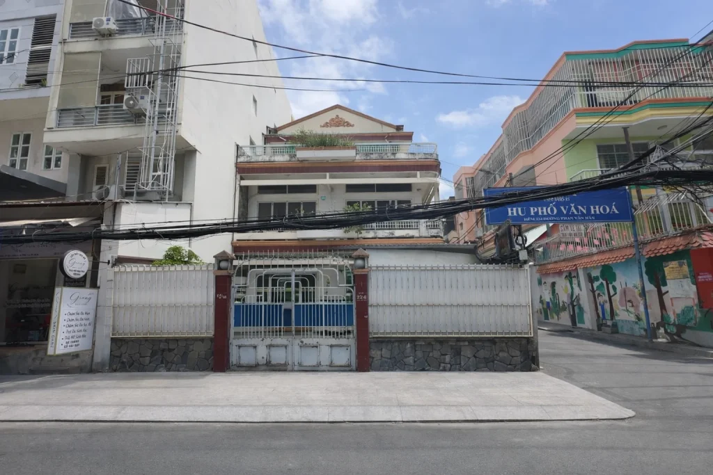 Bán nhà góc 2 mặt tiền 266 Phan Văn Hân, P.17, Bình Thạnh